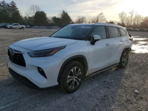 Toyota Highlander XLE 3.5L 6 2022
