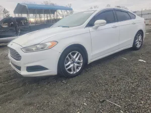 Ford Fusion SE 2.5L 4 2013