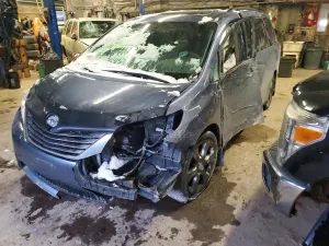 Toyota Sienna 3.5L 6 2013