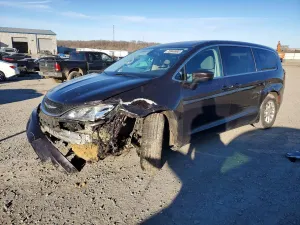 Chrysler Pacifica LX 3.6L 6 2017