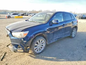 Mitsubishi Outlander SE 2.0L 4 2011