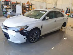 Toyota Camry LE 2.5L 4 2017