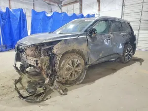 Nissan Rogue SV 2.5L 4 2021
