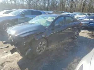 Hyundai Elantra 2.0L 4 2025