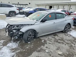 Nissan Altima SR 2.5L 4 2020