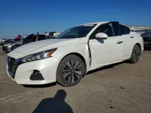 Nissan Altima SV 2.5L 4 2021