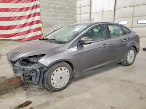 Ford Focus SE 2.0L 4 2014