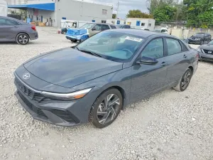 Hyundai Elantra SEL SPORT 2.0L 4 2025