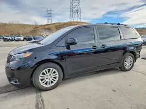 Toyota Sienna XLE 3.5L 6 2011