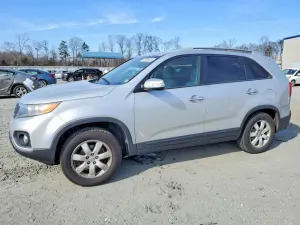 Kia Sorento LX 2.4L 4 2013
