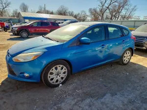 Ford Focus SE 2.0L 4 2012