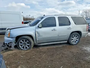 GMC Yukon DENALI 6.2L 8 2013