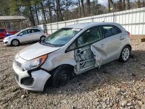 Kia Rio 1.6L 4 2013