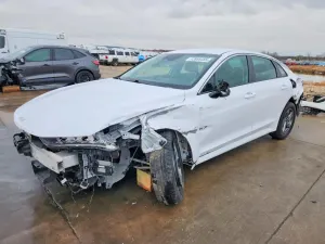 Kia K5 LXS 1.6L 4 2023