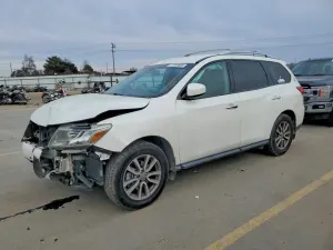 Nissan Pathfinder S 3.5L 6 2015