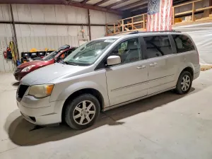 Chrysler Town & Country TOURING 3.8L 6 2010