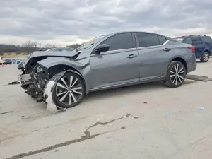 Nissan Altima SR 2.5L 4 2021