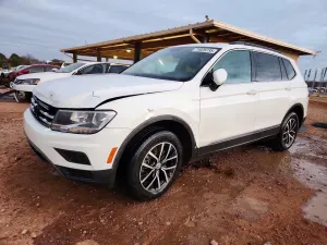 Volkswagen Tiguan SE 2.0L 4 2021