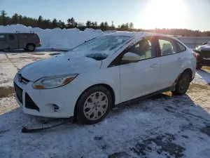 Ford Focus SE 2.0L 4 2012