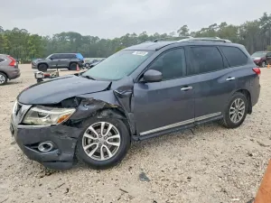 Nissan Pathfinder S 3.5L 6 2013