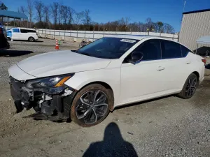 Nissan Altima SR 2.5L 4 2024