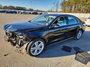 Volkswagen Passat SEL 1.8L 4 2014