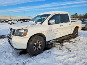 Nissan Titan XE 5.6L 8 2005