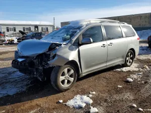 Toyota Sienna LE 3.5L 6 2014
