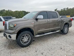 Toyota Tundra CREWMAX SR5 5.7L 8 2011