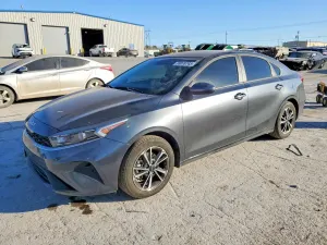 Kia Cerato / Forte / K3 LX 2 L 4 2024