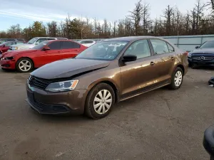Volkswagen Jetta BASE 2.0L 4 2011