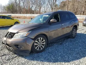 Nissan Pathfinder S 3.5L 6 2015