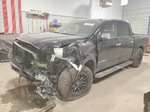 Nissan Titan SV 5.6L 8 2021