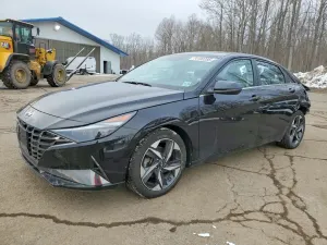 Hyundai Elantra LIMITED 2.0L 4 2023