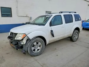 Nissan Pathfinder S 4.0L 6 2011