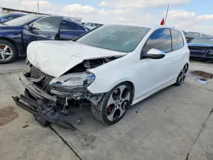 Volkswagen Golf 2.0L 4 2010