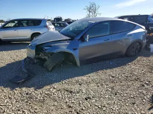Tesla Model Y 2025