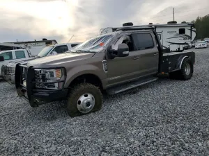 Ford F-350 6.7L 8 2022