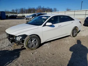 Hyundai Elantra SE 2.0L 4 2025