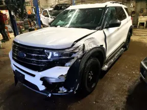 Ford Explorer 2.3L 4 2024