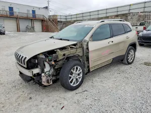 Jeep Cherokee LATITUDE 2.4L 4 2015