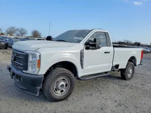 Ford F-350 SUPER DUTY 6.7L 8 2024