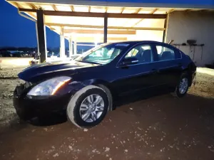 Nissan Altima BASE 2.5L 4 2011