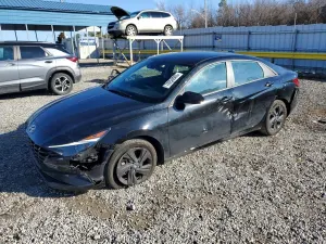 Hyundai Elantra SEL 2.0L 4 2022
