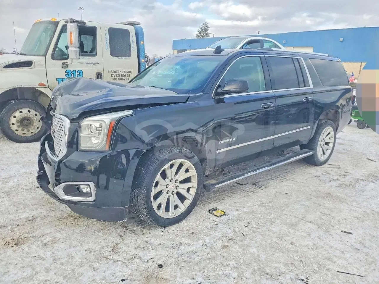 GMC Yukon DENALI 6.2L 8 2016
