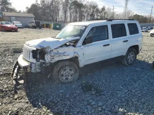 Jeep Patriot SPORT 2.4L 4 2015