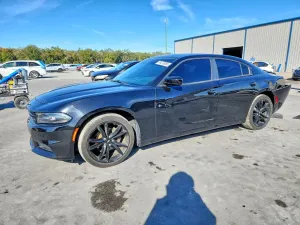 Dodge Charger SXT 3.6L 6 2018