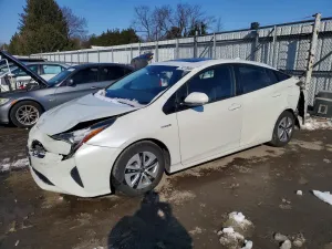 Toyota Prius 1.8L 4 2016