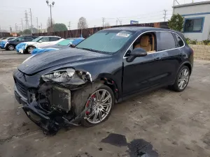 Porsche Cayenne TURBO 4.8L 8 2011
