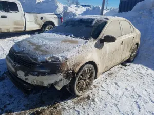 Volkswagen Jetta 2.0L 4 2012